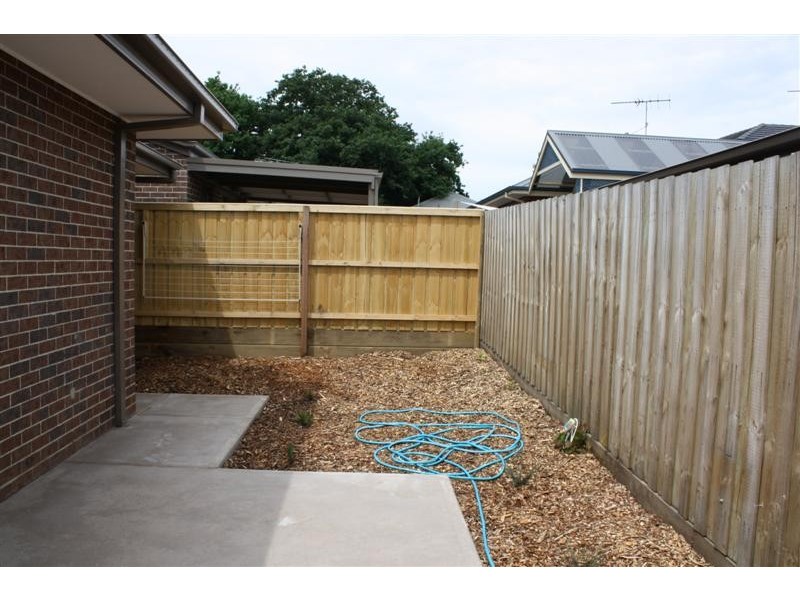 11/9 Rodney Street, Gisborne VIC 3437