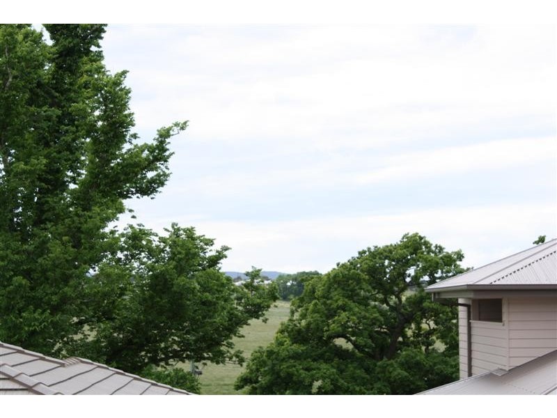 11/9 Rodney Street, Gisborne VIC 3437