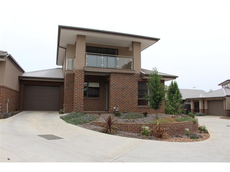 11/9 Rodney Street, Gisborne VIC 3437