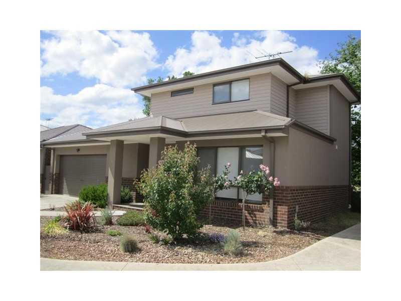 3/9 Rodney Street, Gisborne VIC 3437