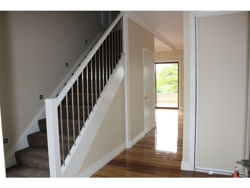 3/9 Rodney Street, Gisborne VIC 3437