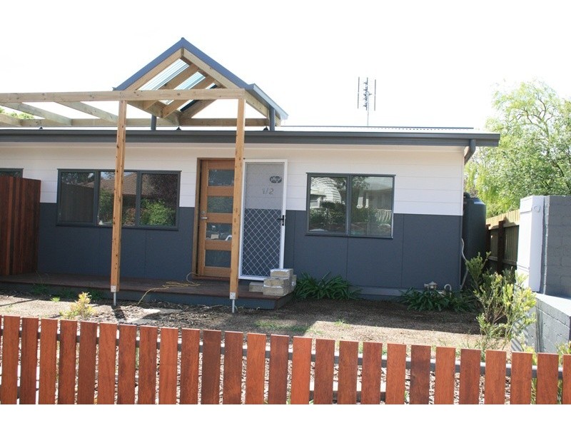 1/2 Mitchell Street, Kyneton VIC 3444