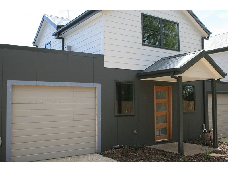 3/2 Mitchell Street, Kyneton VIC 3444