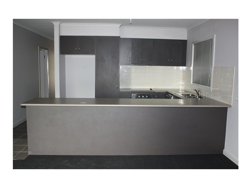 2/1-5 Rodney Street, Gisborne VIC 3437