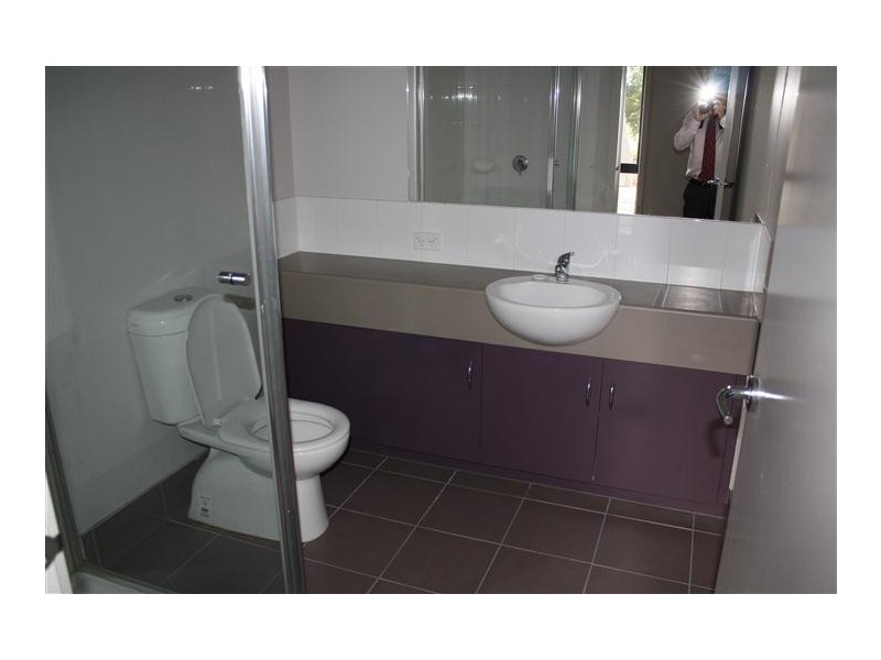 2/1-5 Rodney Street, Gisborne VIC 3437