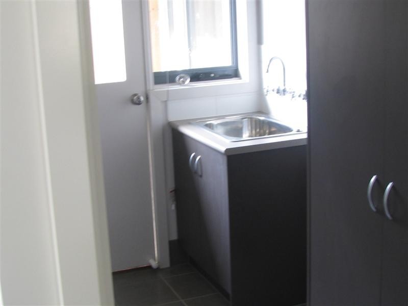 2/1-5 Rodney Street, Gisborne VIC 3437