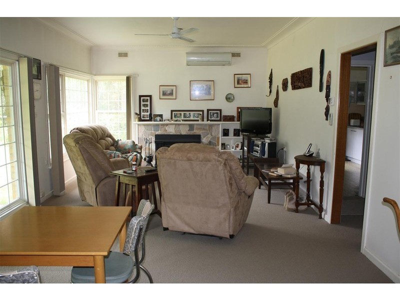 13 Old Lancefield Road, Woodend VIC 3442