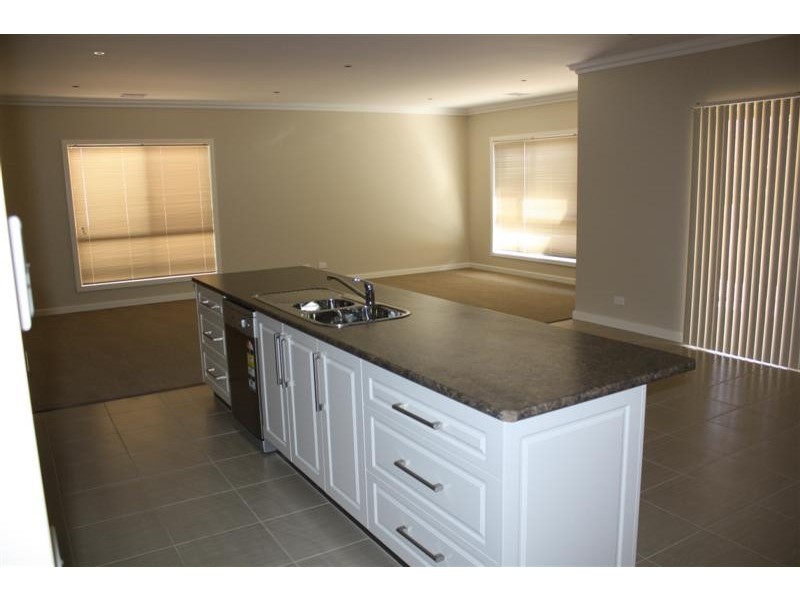 6/48 – 50 Stephen Street, Gisborne VIC 3437