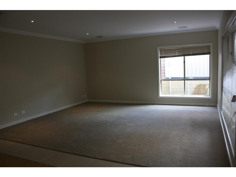 3/48-50 Stephen Street, Gisborne VIC 3437