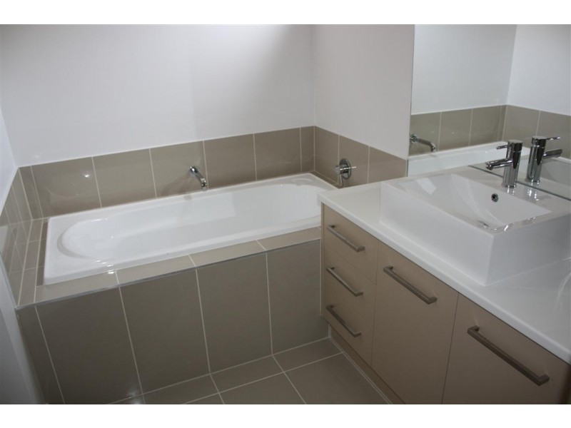 5/6 Francis Crescent, Gisborne VIC 3437