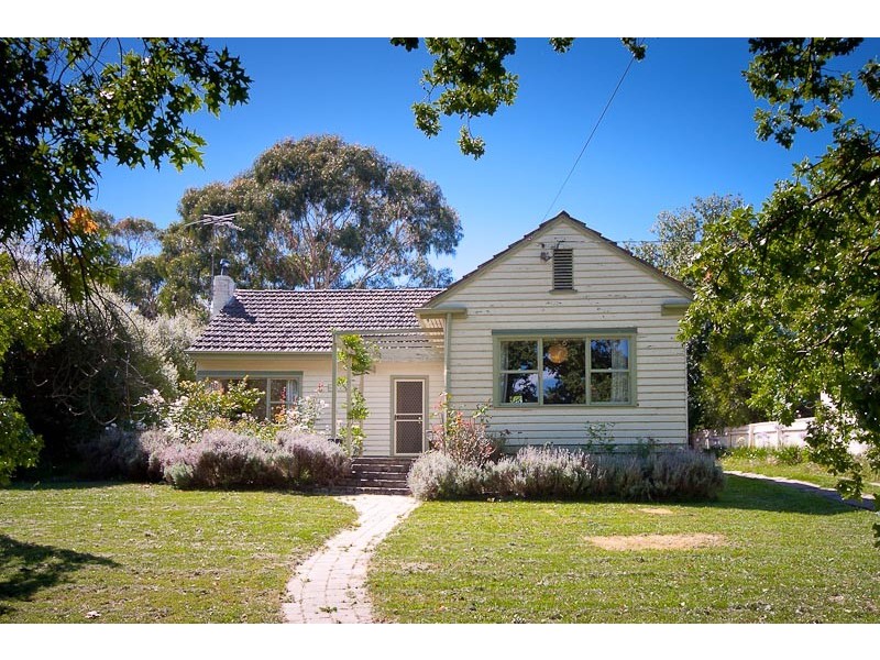 33 Calthorpe Street, Gisborne VIC 3437