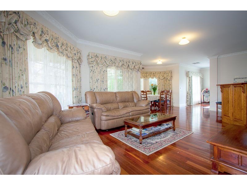 8 Kilmartin Court, Riddells Creek VIC 3431