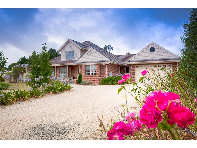 8 Kilmartin Court, Riddells Creek VIC 3431