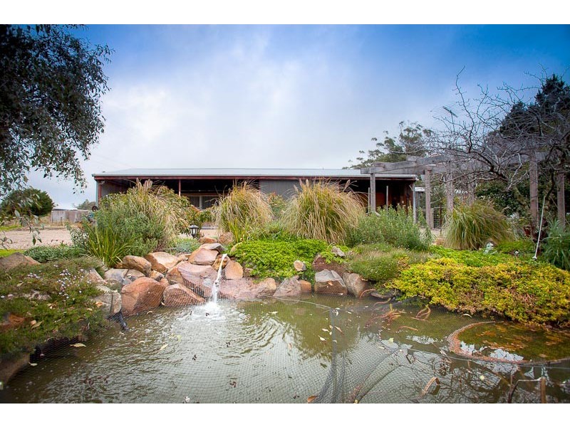 829 Bacchus Marsh Rd*, Bullengarook VIC 3437