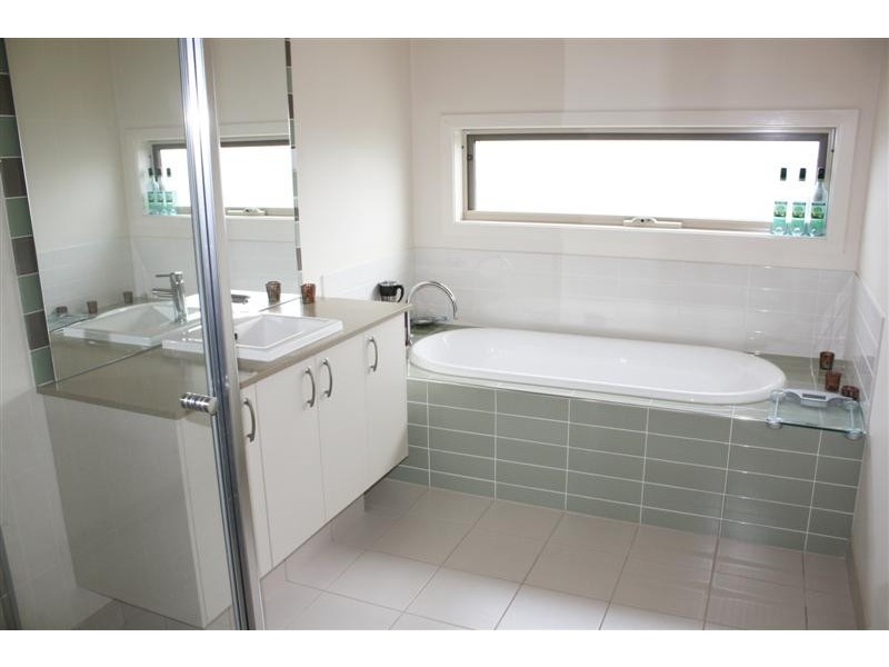 8 Dumbarton Way, Gisborne VIC 3437