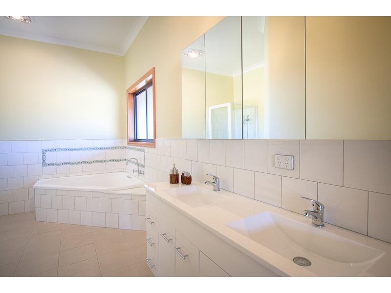 133 Feeneys Lane, Benloch VIC 3435
