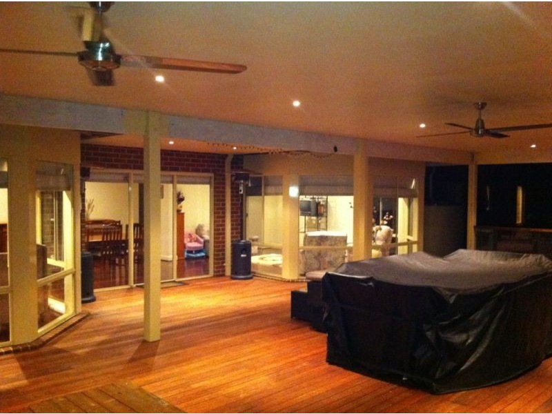 32 Chessy Park Drive, New Gisborne VIC 3438