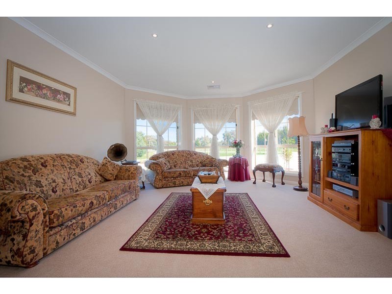 53 Meadowbrook Way, Riddells Creek VIC 3431