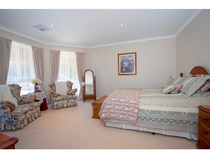 53 Meadowbrook Way, Riddells Creek VIC 3431