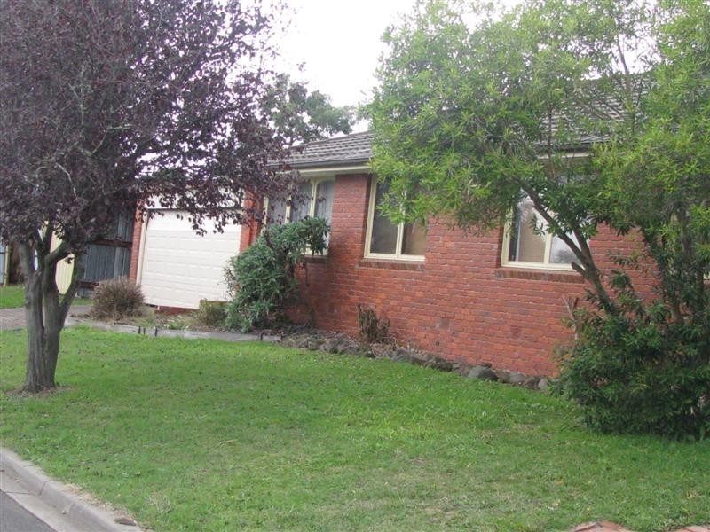 6 Sansom Street, Gisborne VIC 3437