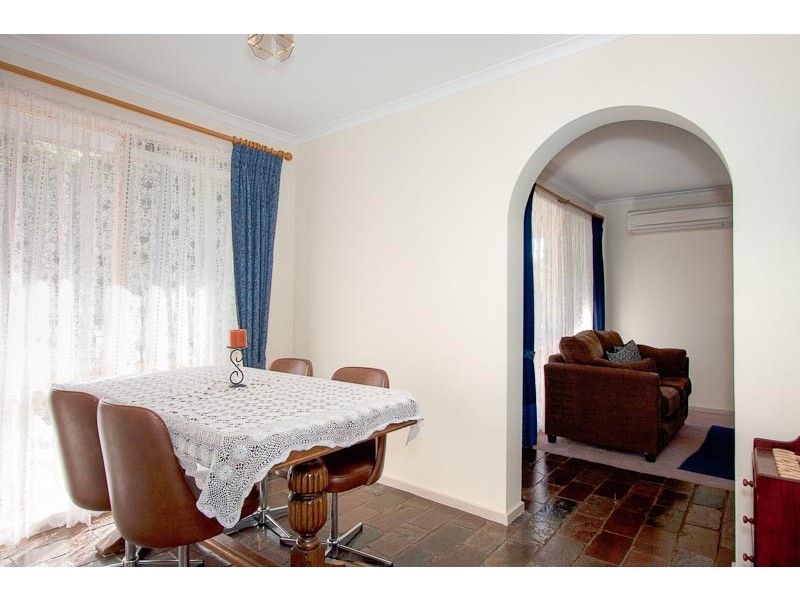 4 Banksia Court, Romsey VIC 3434