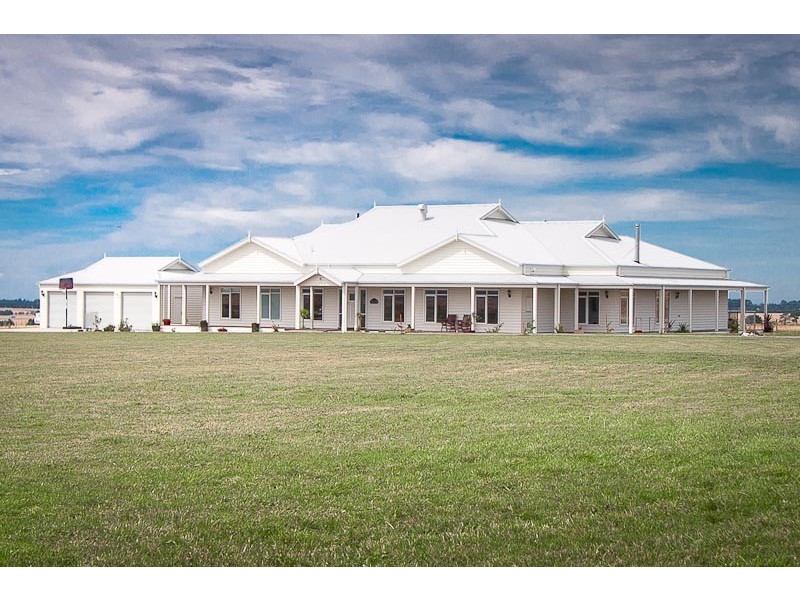 163 MURRAY RD, Gisborne South VIC 3437