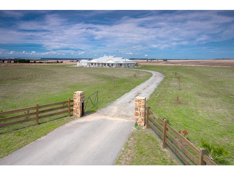 163 MURRAY RD, Gisborne South VIC 3437