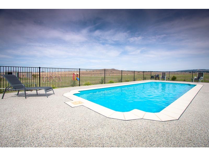 163 MURRAY RD, Gisborne South VIC 3437