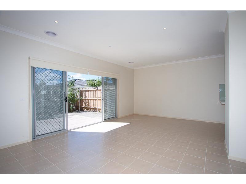 Unit 2 /12 Rodney Street, Gisborne VIC 3437