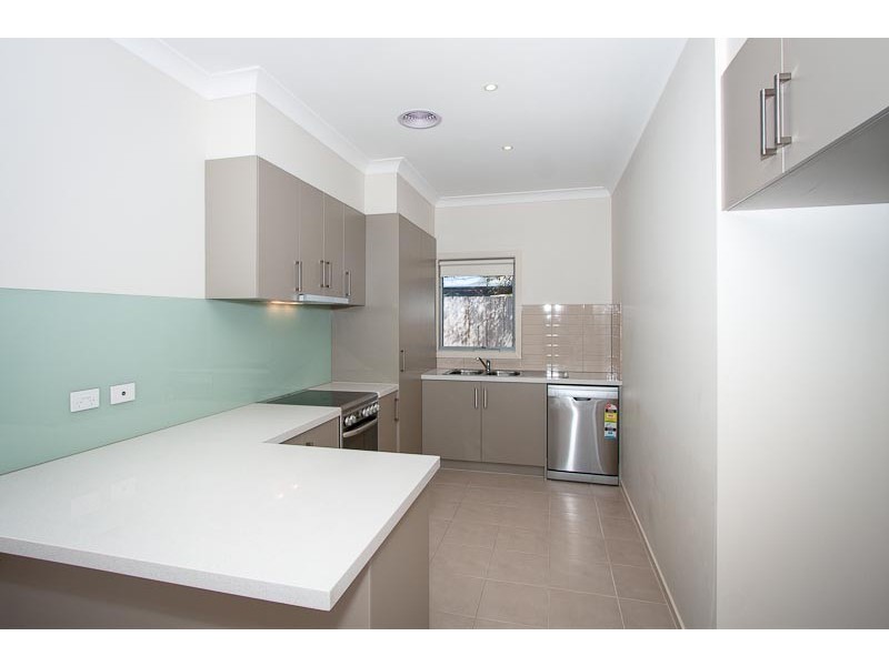 Unit 2 /12 Rodney Street, Gisborne VIC 3437