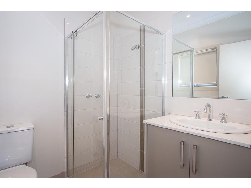 Unit 2 /12 Rodney Street, Gisborne VIC 3437