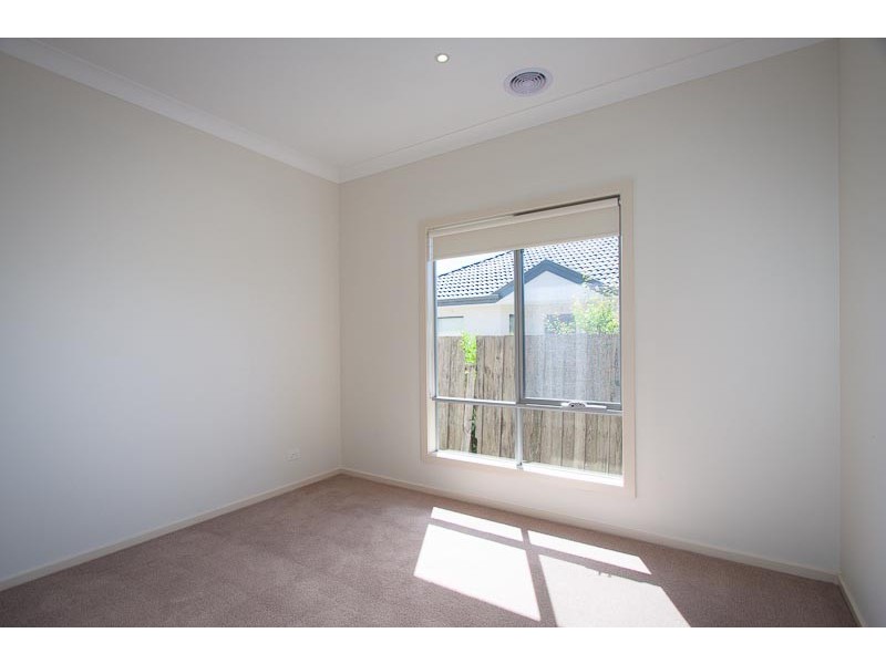 Unit 2 /12 Rodney Street, Gisborne VIC 3437