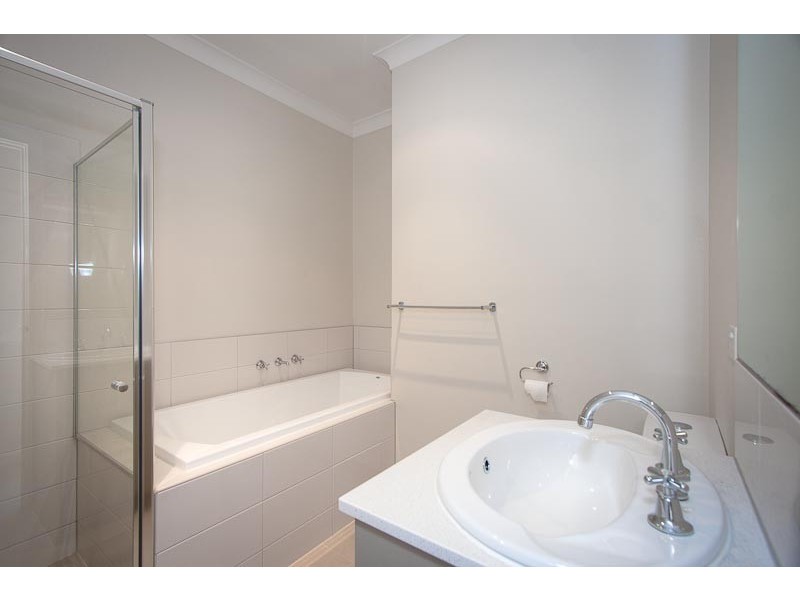 Unit 2 /12 Rodney Street, Gisborne VIC 3437