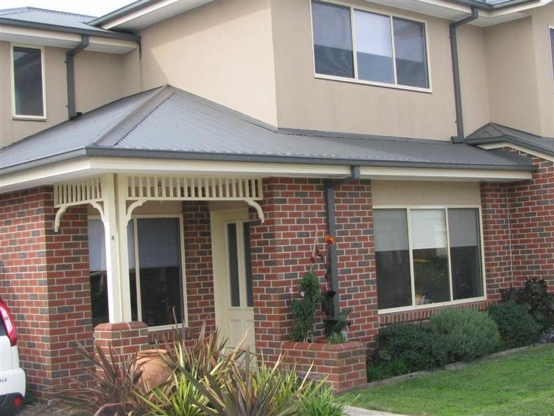 6/6-8  Rodney Street, Gisborne VIC 3437