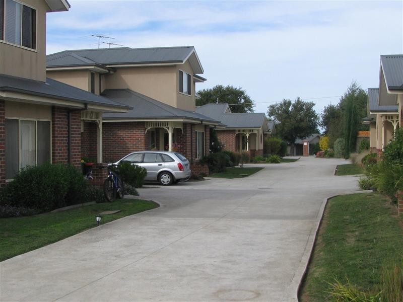 6/6-8  Rodney Street, Gisborne VIC 3437