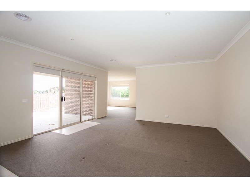 12 Mt. Vista Close, New Gisborne VIC 3438