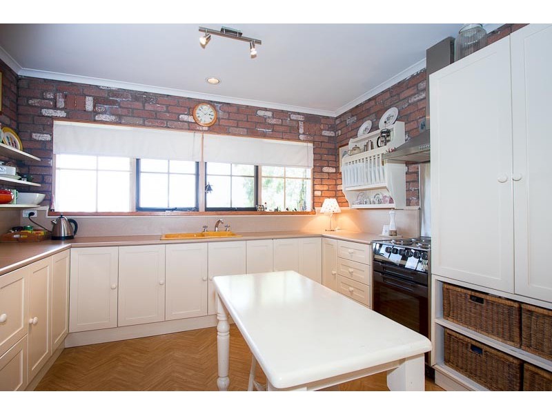 65 SHORT RD, Gisborne South VIC 3437