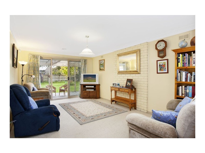 42 Fersfield Road, Gisborne VIC 3437