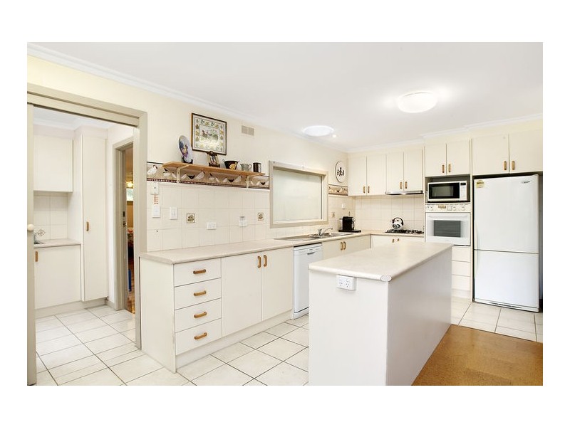 42 Fersfield Road, Gisborne VIC 3437