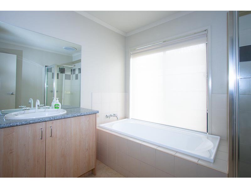 4 Coleman Court, New Gisborne VIC 3438