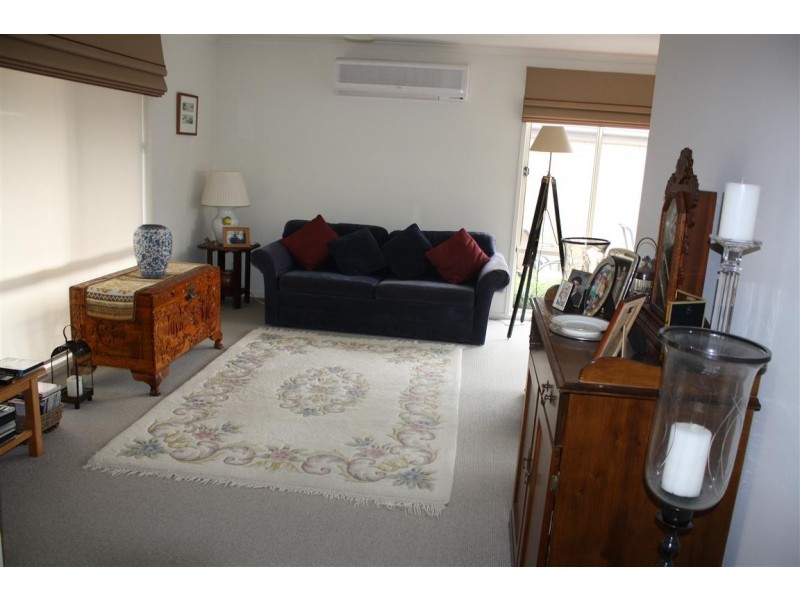 2/16 CORINELLA ROAD, Woodend VIC 3442