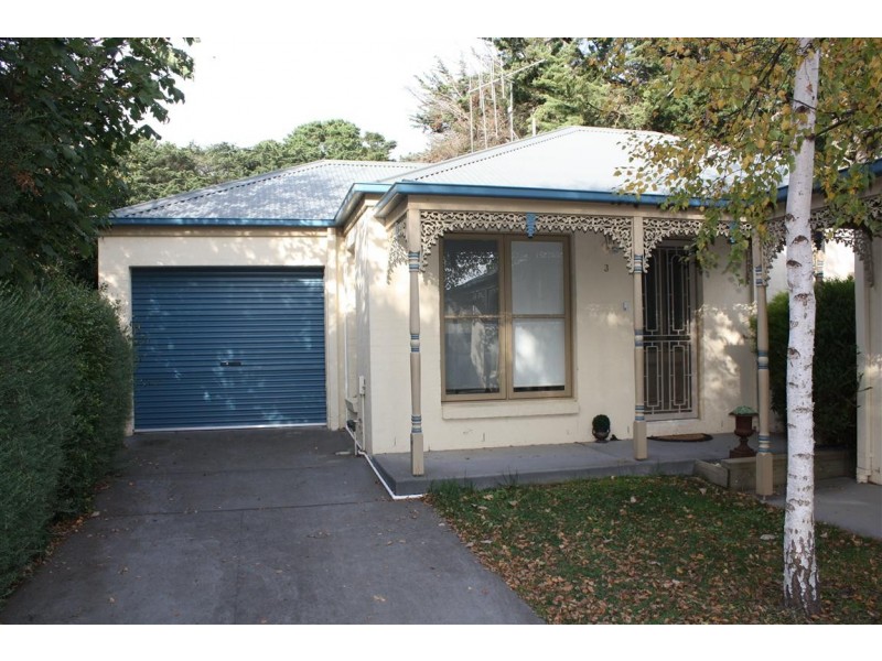 3/58A Urquhart street, Woodend VIC 3442