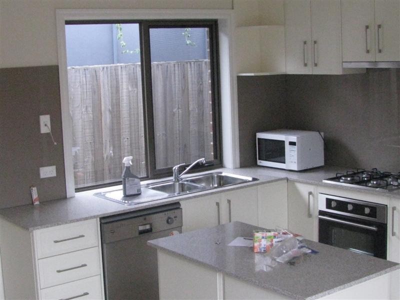 8/9 Rodney Street, Gisborne VIC 3437