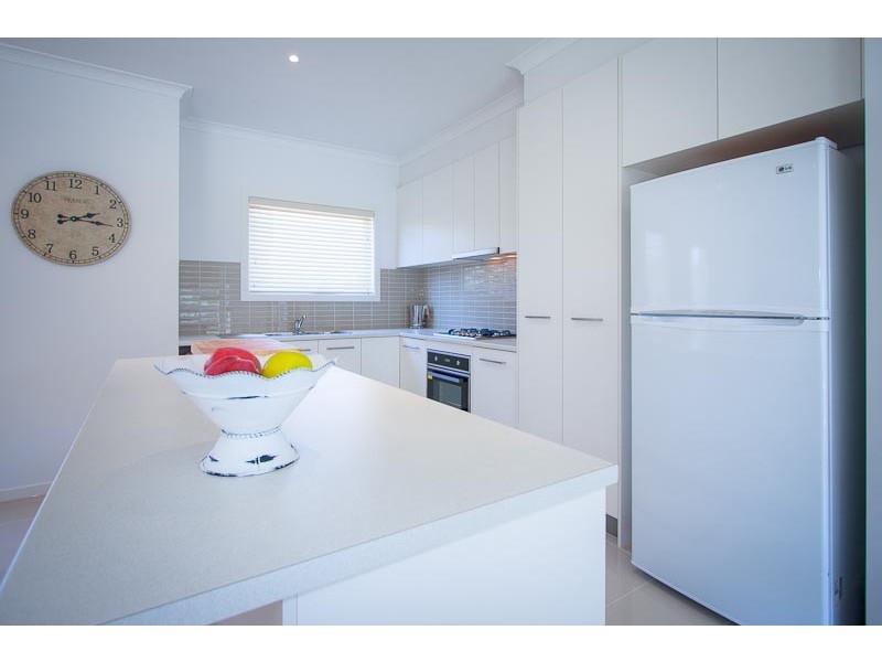 1/4 Francis Crs, Gisborne VIC 3437