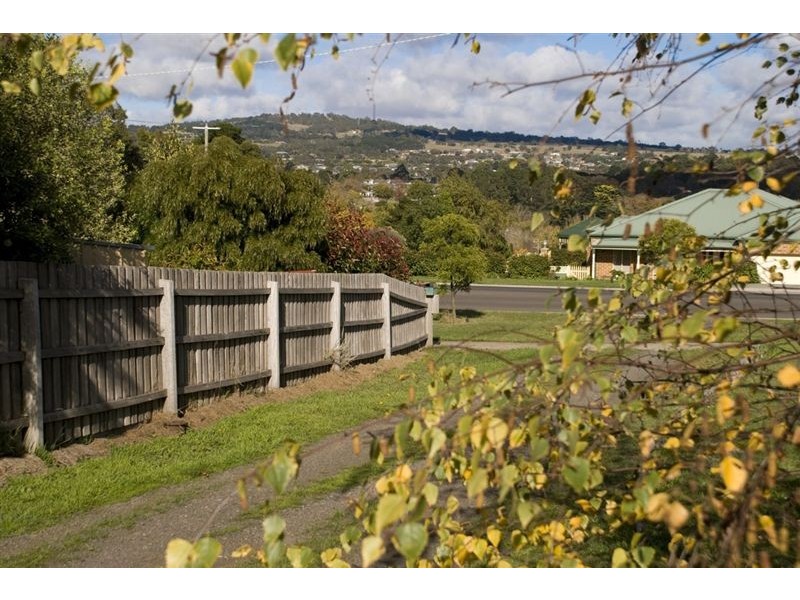 4 The Boulevard, Gisborne VIC 3437