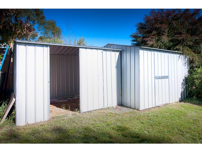 25 Grant Avenue, Gisborne VIC 3437