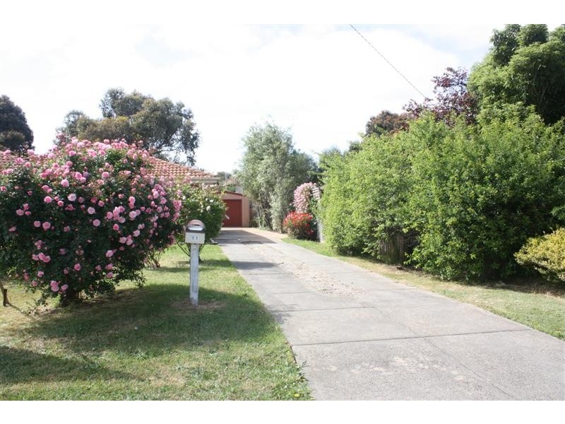 11 Scenic Court, Gisborne VIC 3437