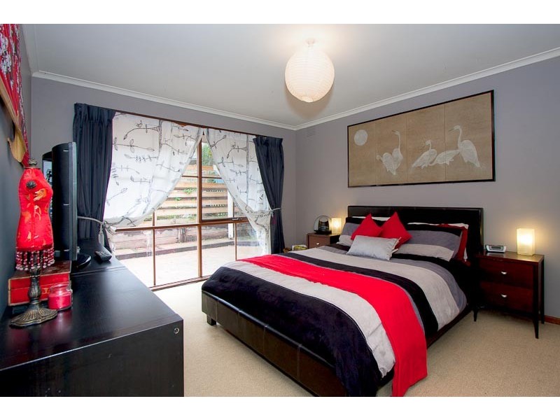 54 Waterfalls Road, Mount Macedon VIC 3441