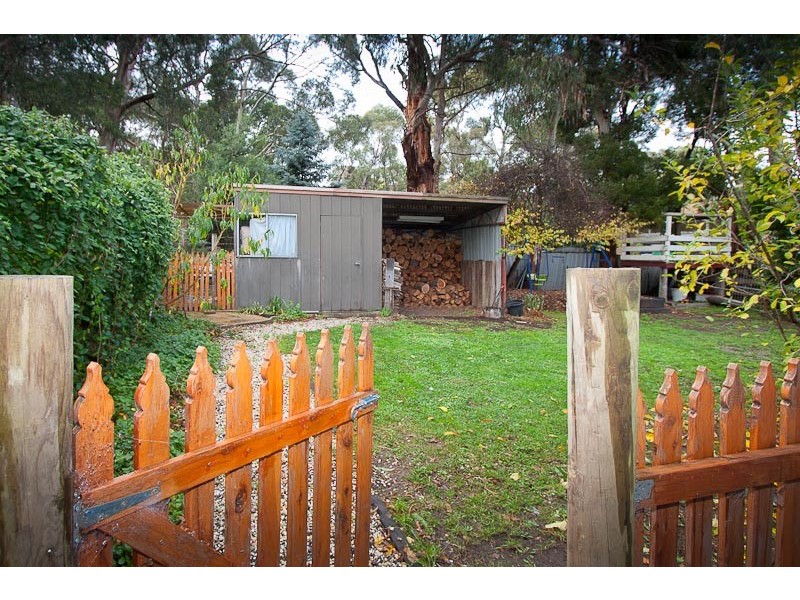 54 Waterfalls Road, Mount Macedon VIC 3441