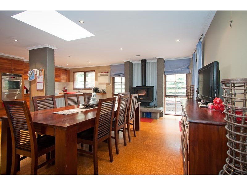 54 Waterfalls Rd, Macedon VIC 3440